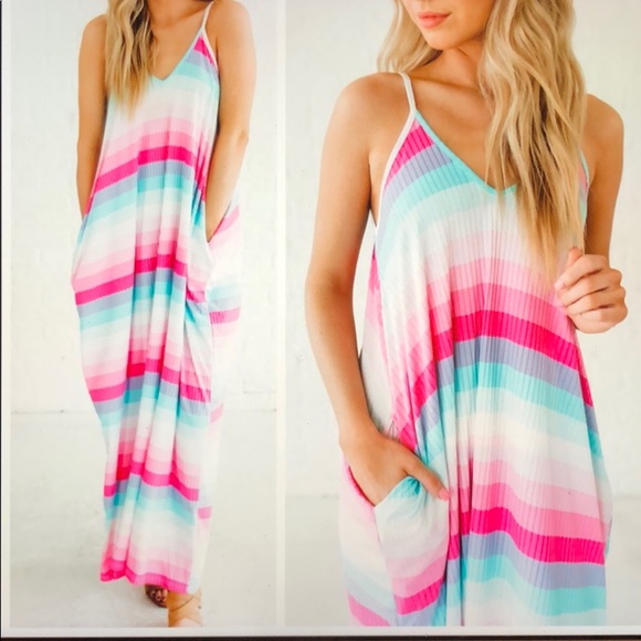 Dresses & Skirts - 🌸pink multi colored striped maxi dress